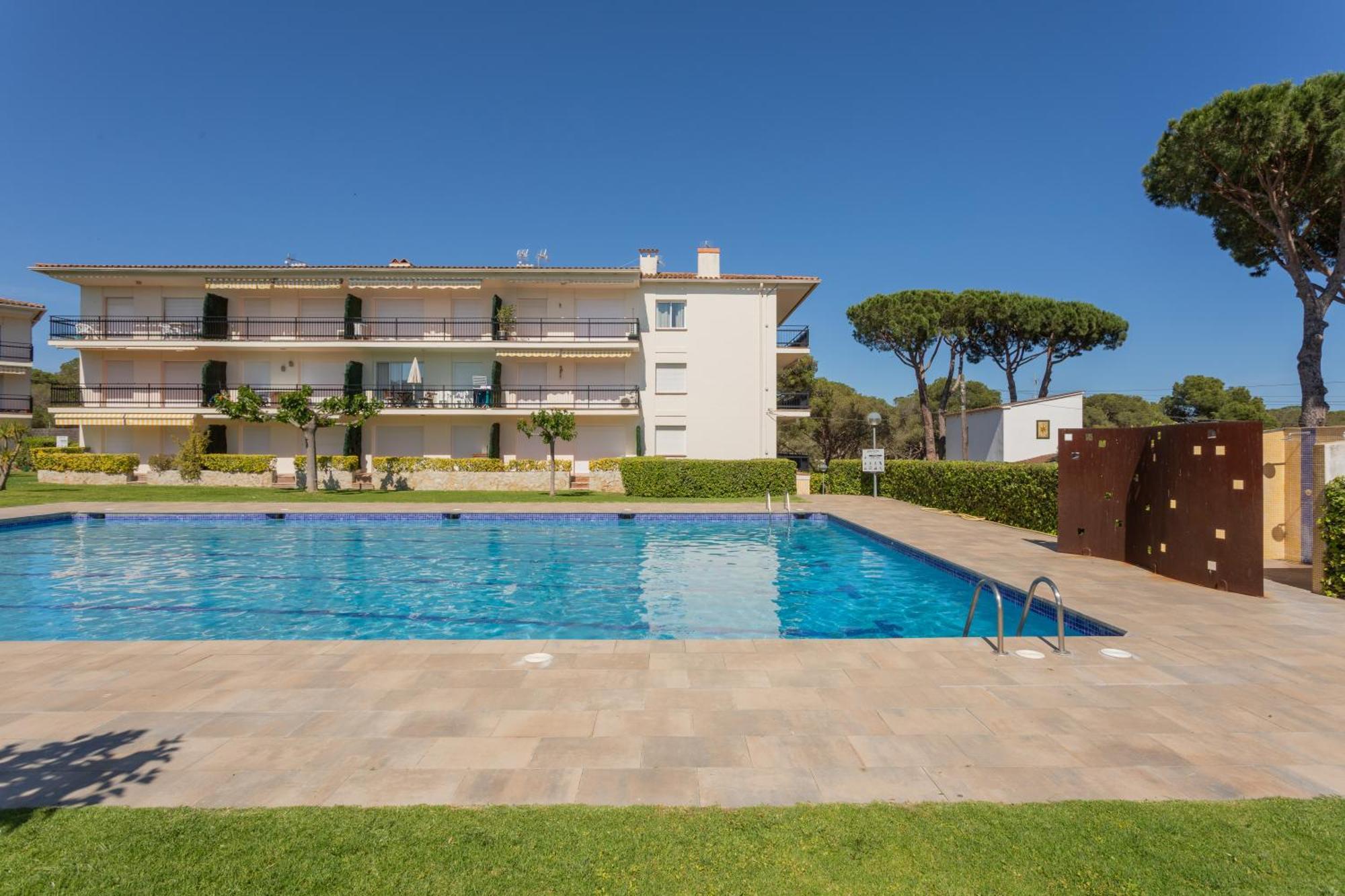 Appartement Amb Piscina I Aparcament - Baixos Amb Jardinet *