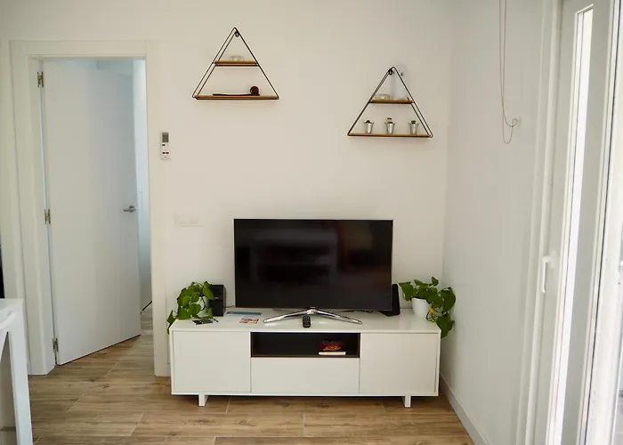 Apartament Amb Piscina I Aparcament - Baixos Amb Jardinet